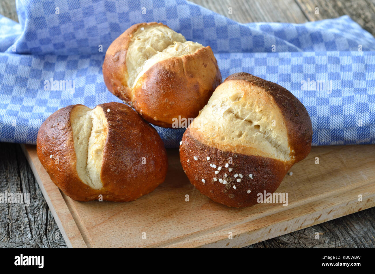 Laugen Fotos und Bildmaterial in hoher Auflösung Alamy