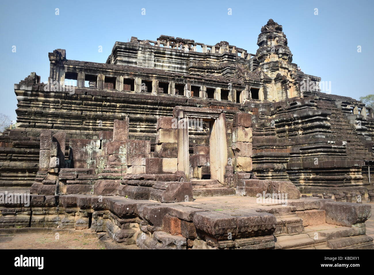 Antike und beeindruckende Khmer Imperiums Stein Ruinen von baphuon Berg Tempel Hindu Gott Shiva, Angkor Thom, Kambodscha gewidmet Stockfoto