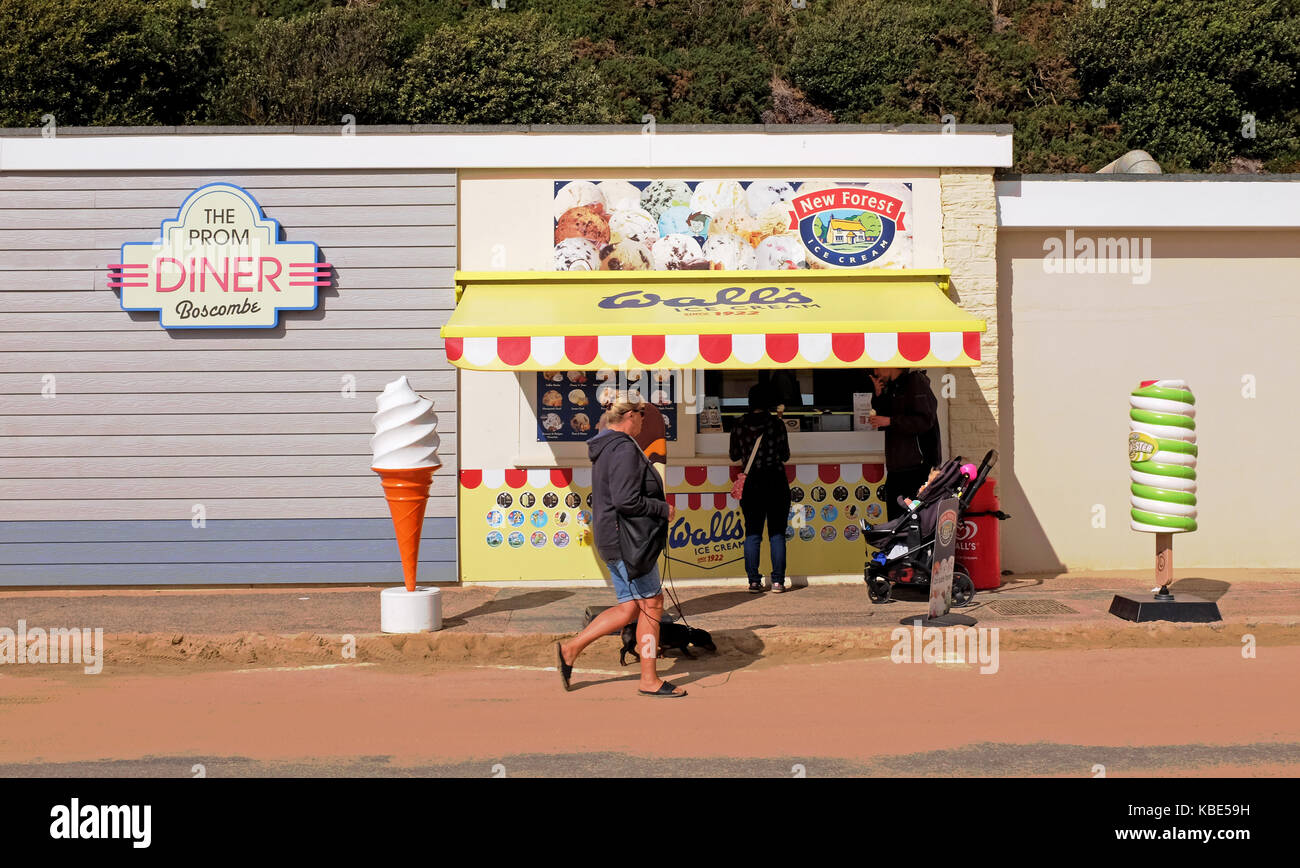 Bournemouth UK September 2017 - die Prom Diner in Boscombe Meer verkaufen Wände Eis Foto aufgenommen von Simon Dack Stockfoto