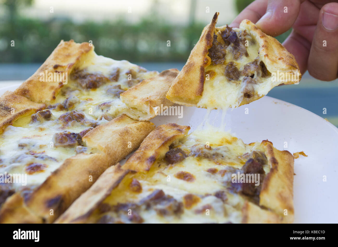 Türkische traditionelle Pita pide Käse und Fleisch Stockfotografie - Alamy