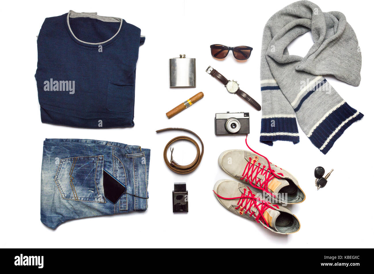 Männliche Mode Accessoires flach auf Weiß isoliert Stockfoto