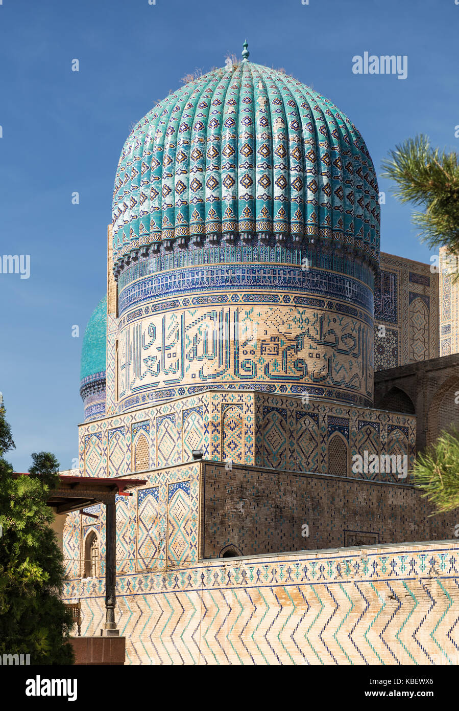 Kuppeln der Bibi-Khanym Moschee in Samarkand, Usbekistan Stockfoto