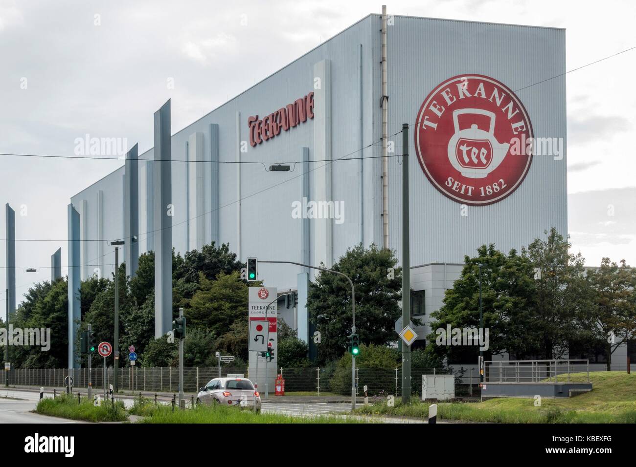 Deutschland: Hauptsitz der Teekanne GmbH & Co.KG, Düsseldorf. Teekanne ist  ein deutscher Kaffee Trading Company. Foto vom 19. August 2017. |  Verwendung weltweit Stockfotografie - Alamy