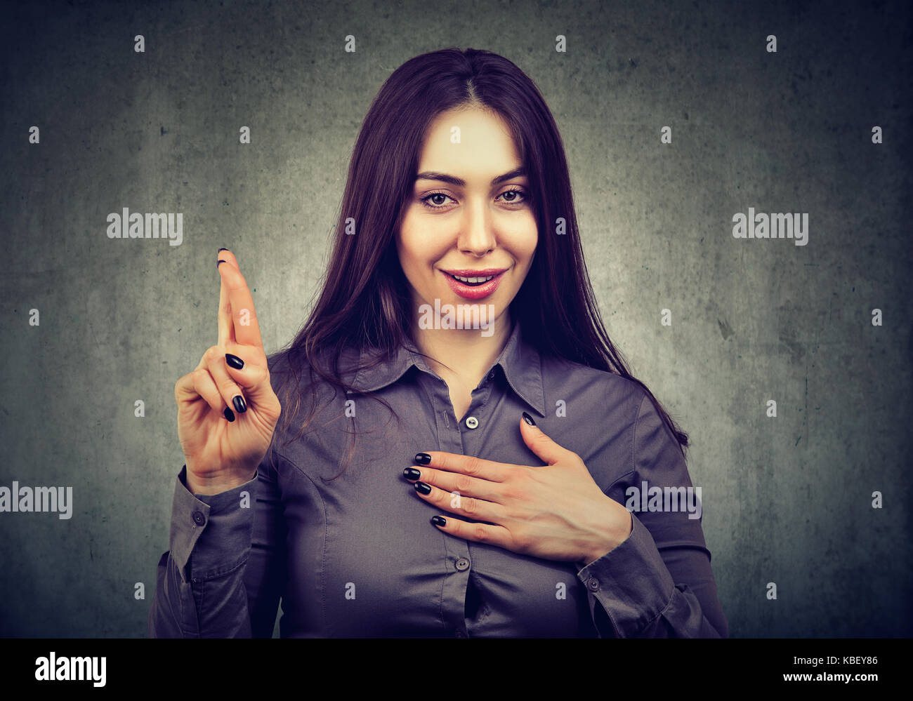 Ein Lügner schlaue Frau, die ein Versprechen Stockfoto