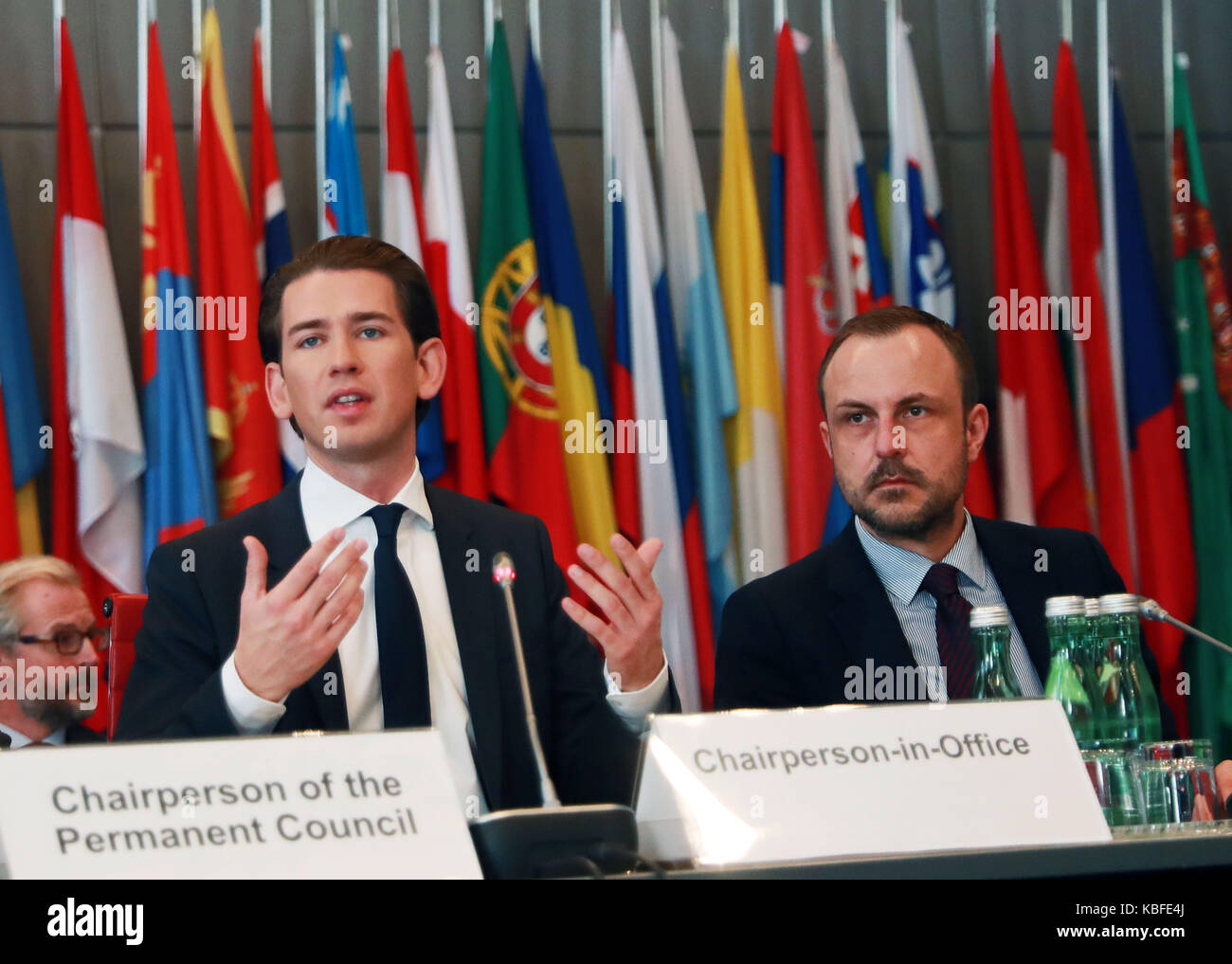 Wien Osterreich 29 Sep 2017 Osterreichischen Aussenminister Und Derzeitige Osze Vorsitzende Sebastian Kurz L Und Deutschen Anti Terror Experte Peter Neumann Eine Konferenz Der Organisation Fur Sicherheit Und Zusammenarbeit In Europa Osze In Wien