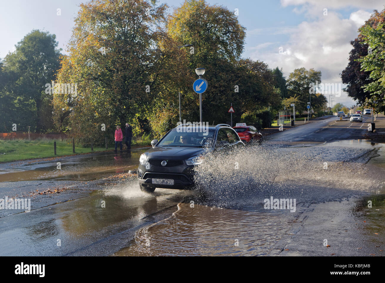 Glasgow, Schottland, Großbritannien. 30.September. UK Wetter schwere Duschen intermittierend mit strahlendem Sonnenschein, wodurch lokale Überschwemmungen vor der Ankunft des Sturms Brian. Kredit Gerard Fähre / alamy Nachrichten Stockfoto