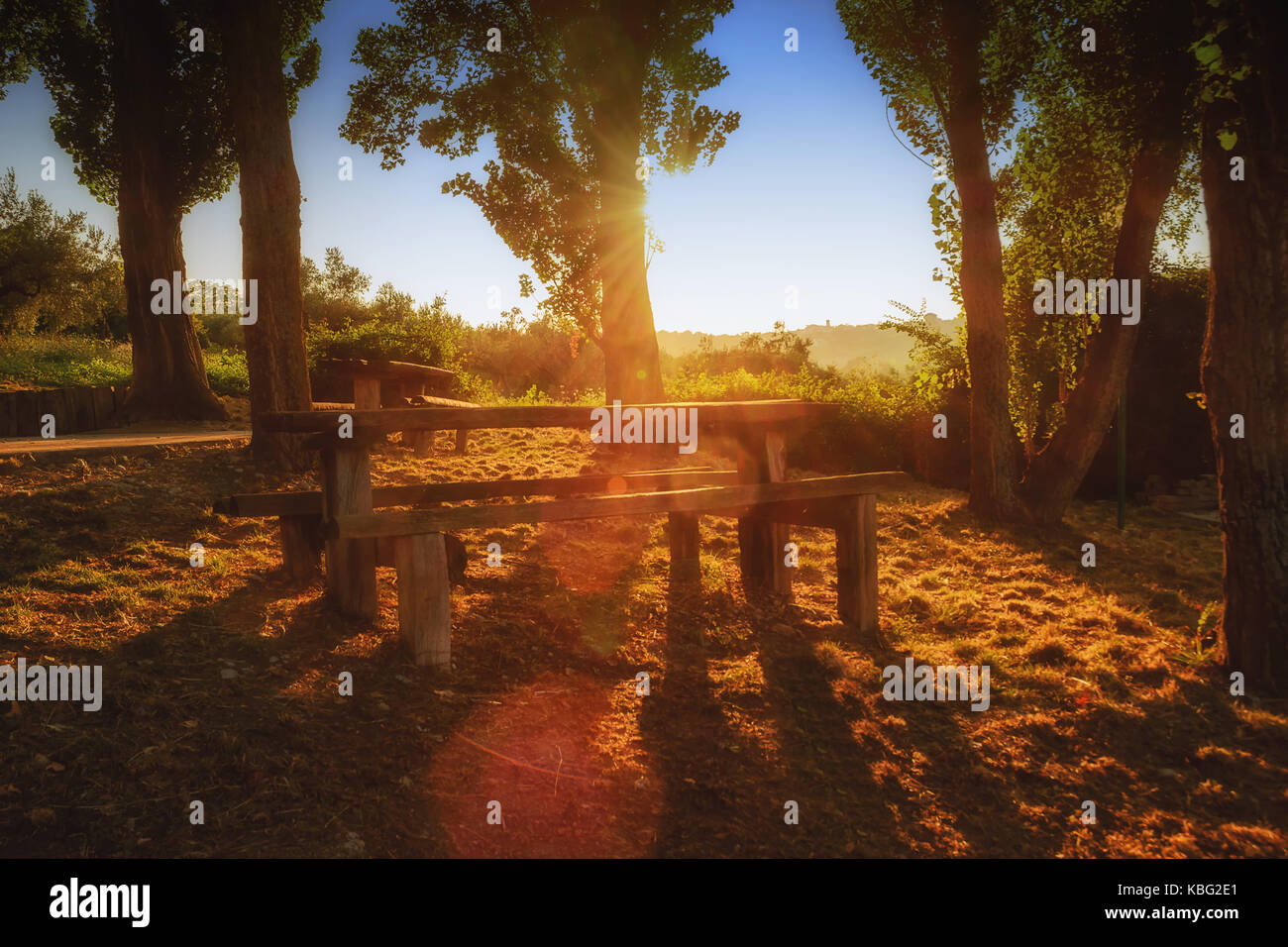 Verträumt Sonnenuntergang auf dem Picknickplatz Stockfoto