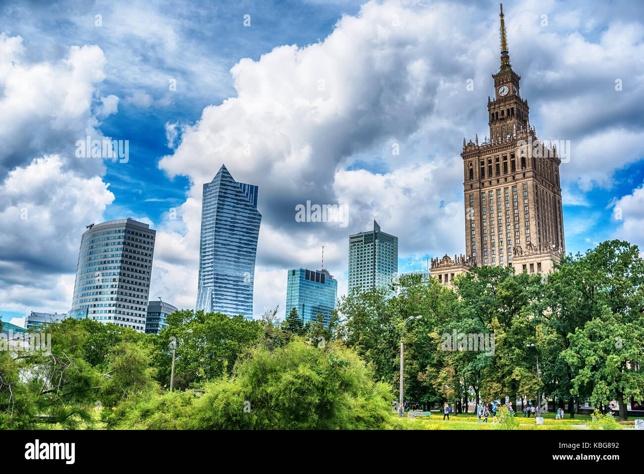 Warschau, Polen: der Palast der Kultur und Wissenschaft, Polnische Palac Kultury i Nauki, im Sommer Stockfoto