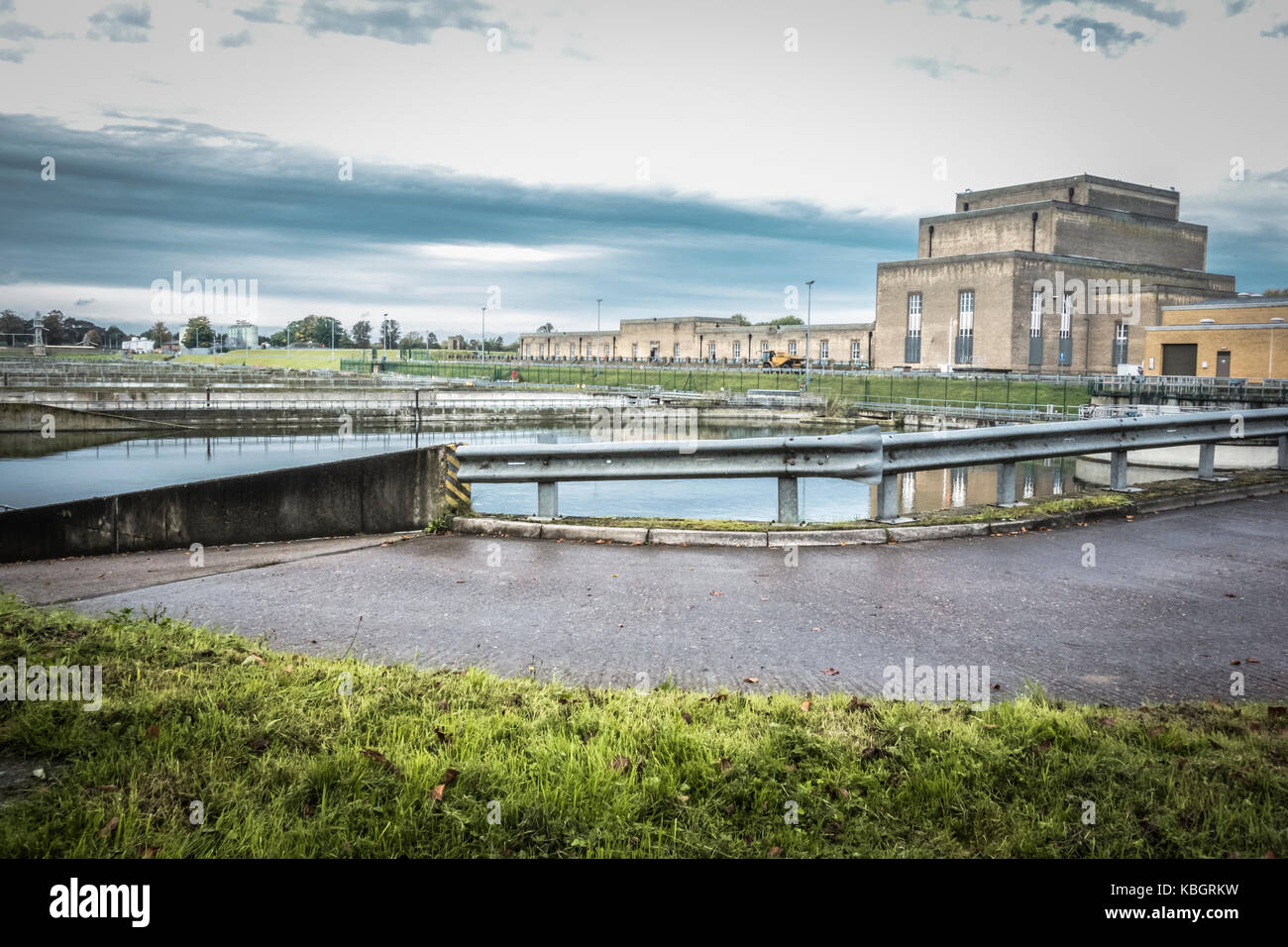 Der Eingang zum Hampton Wasseraufbereitungsanlagen im Lower Sunbury, Großbritannien. Stockfoto