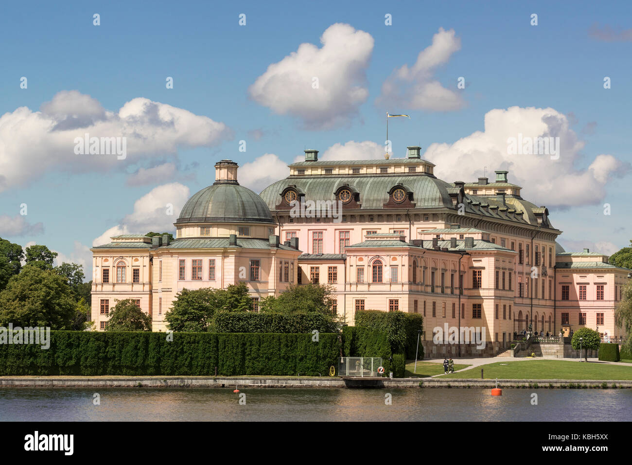 Residenz der Schwedischen Königlichen Familie Schloss Drottningholm vom See Maelaren, Stockholm, Schweden, Europa. Stockfoto