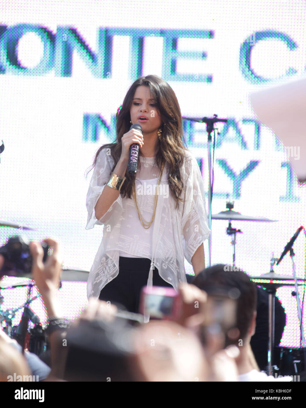 SANTA MONICA, CA - 13. Juni: Selena Gomez nimmt an Erfahrung Monte Carlo" mit Selena Gomez Konzertreihe der in Santa Monica am 13. Juni 2011 in Santa Monica, Kalifornien Personen: Selena Gomez Getriebe Ref: MNC/MediaPunch Hoo-Me.com Stockfoto