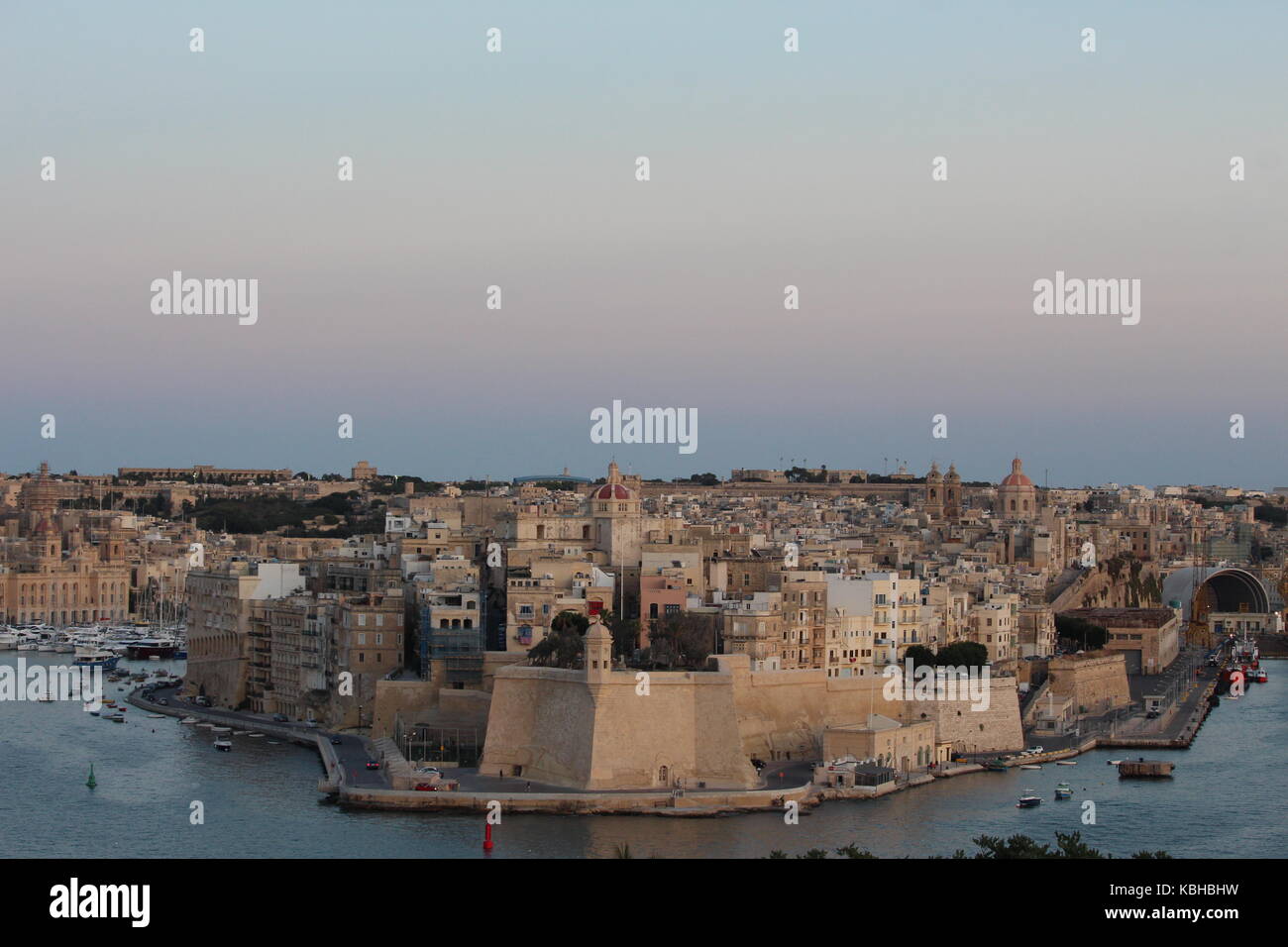 Anzeigen von Valletta, der Grand Harbour, und La Guardiola, Malta, September 2017 Stockfoto