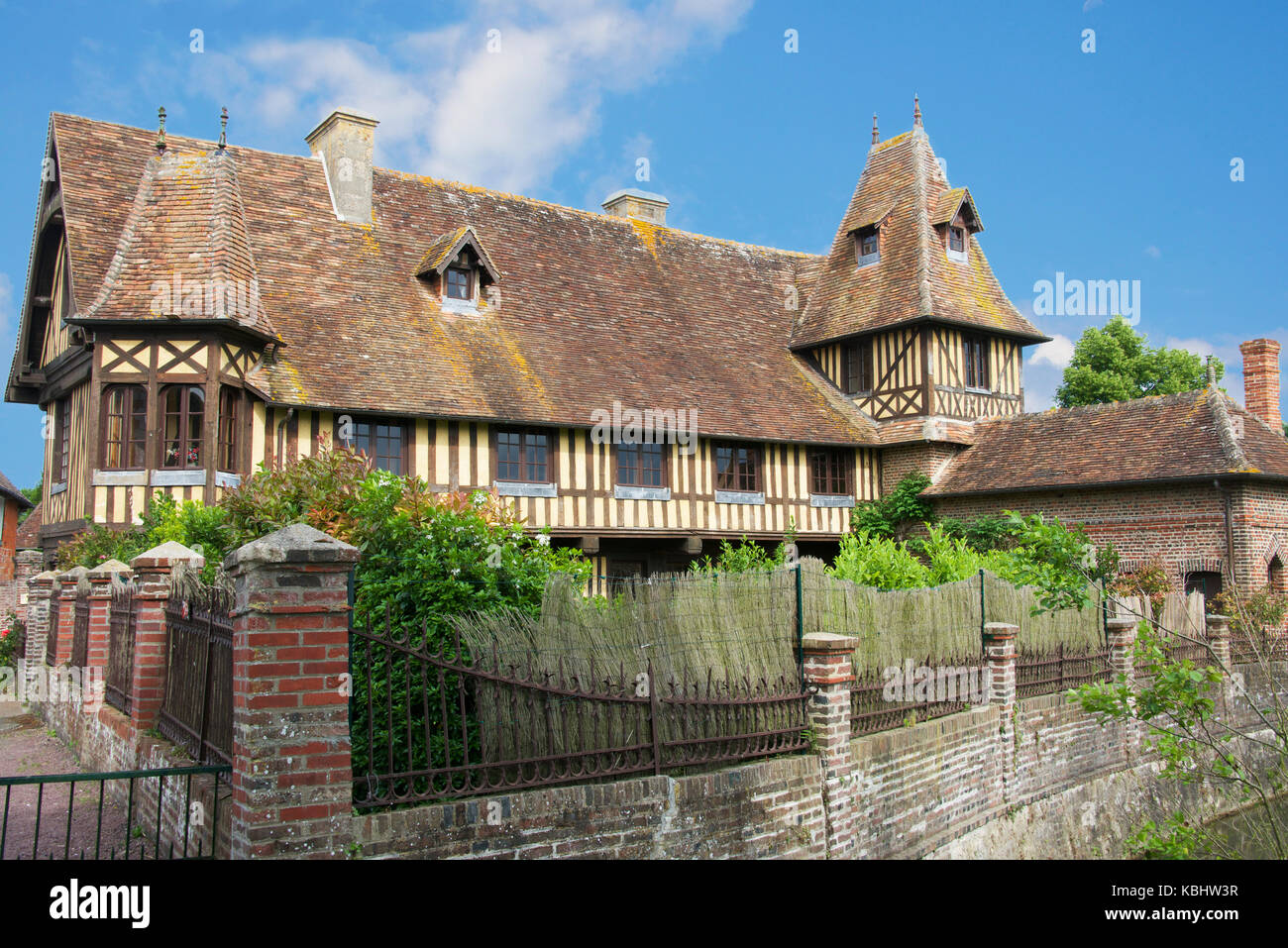 Schönes Beispiel für die Architektur des 16. Jahrhunderts historischen Vieux Manoir Beuvron-en-Auge Calvados Normandie Frankreich Stockfoto