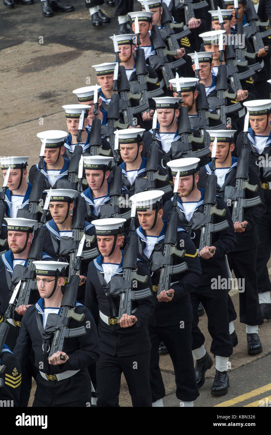 Marine Personal auf Parade, marschieren in der Ausbildung Stockfoto