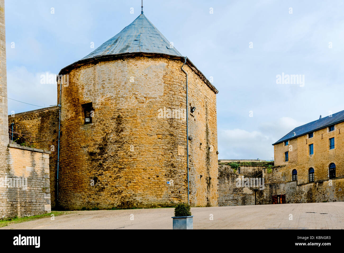 Chateau von Sedan (Ardennen, Frankreich), eine der größten befestigten mittelalterlichen Burg in Europa; Schloss von Sedan (Frankreich) Stockfoto