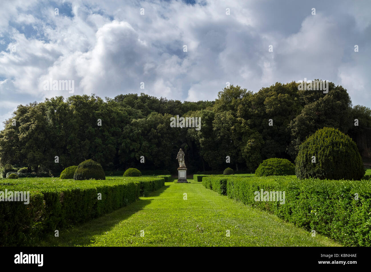 Blick auf den Garten Horti Leonini im Zentrum der Stadt San Quirico d'Orcia, Val d'Orcia, Toskana, Italien. Stockfoto