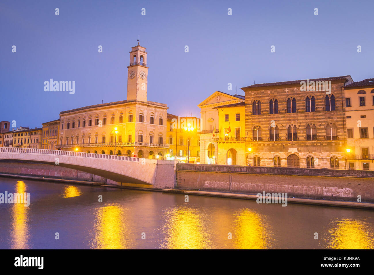 Pisa und dem Fluss Arno in Italien Stockfoto