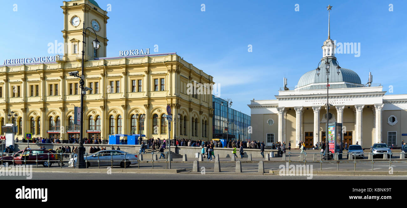 Moskau, Russland - 25. September. 2017. Leningradskij Bahnhof und Metrostation Komsomolskaja Ring Stockfoto