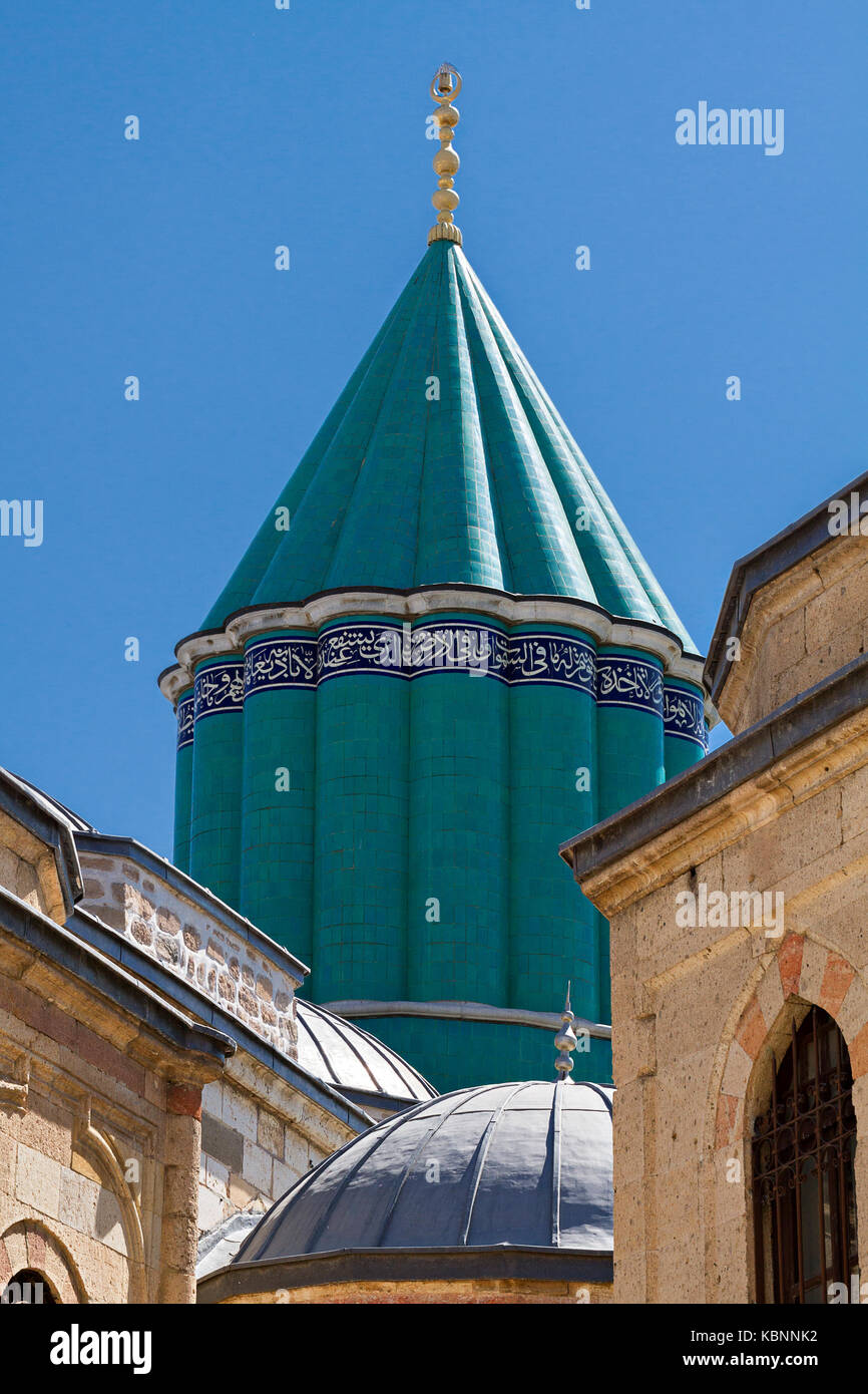 Grüne Kuppel des Mausoleums von Mevlana, in Konya, Türkei. Stockfoto