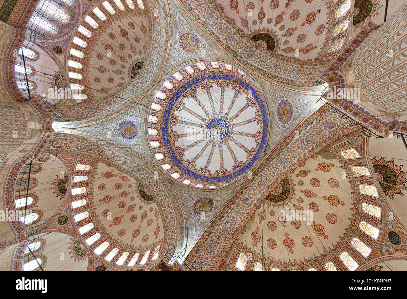 Kuppeln der Blauen Moschee, Istanbul, Türkei Stockfoto