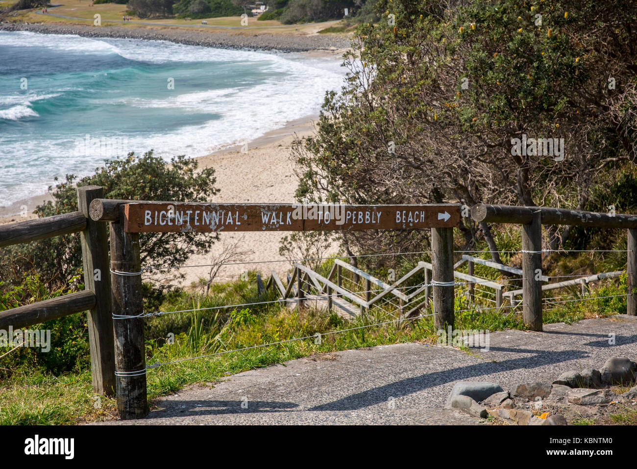 Kiesstrand in der Nähe von Forster in der Mitte der Nordküste, ist Teil der Bicentennial Spaziergang entlang der Küste, New South Wales, Australien Stockfoto