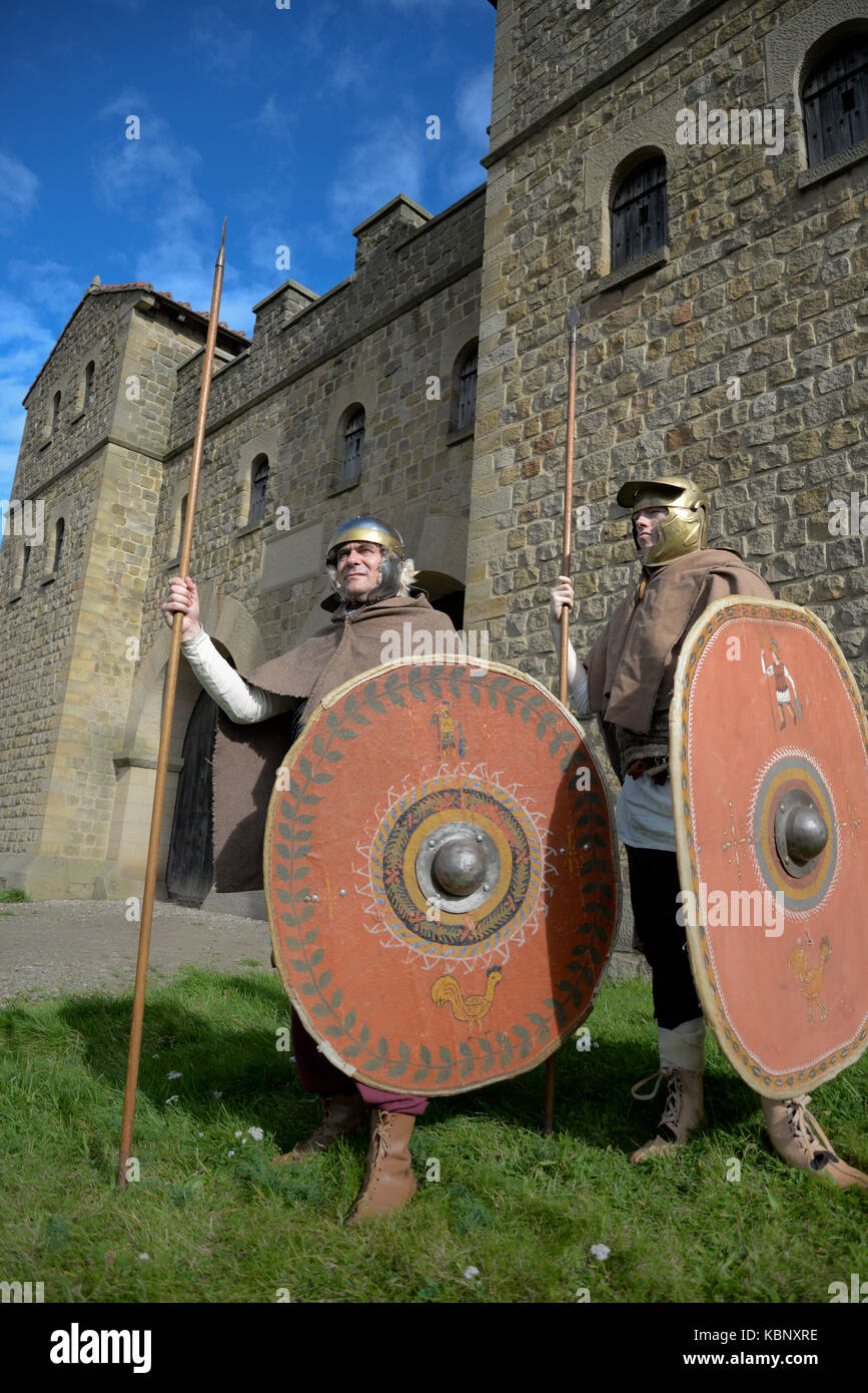 Römische Soldaten aus dem späten 2. frühen dritten Jahrhundert AD, diese Re-enactors 'man' der rekonstruierten Festung in Arbeia, Hadrian's Wall, South Shields Stockfoto