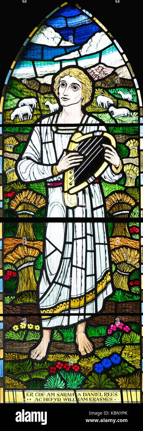 St. David, Patron von Wales, als einfacher Hirte, die Kirche von St. David, Penllergaer, Vereinigtes Königreich Stockfoto