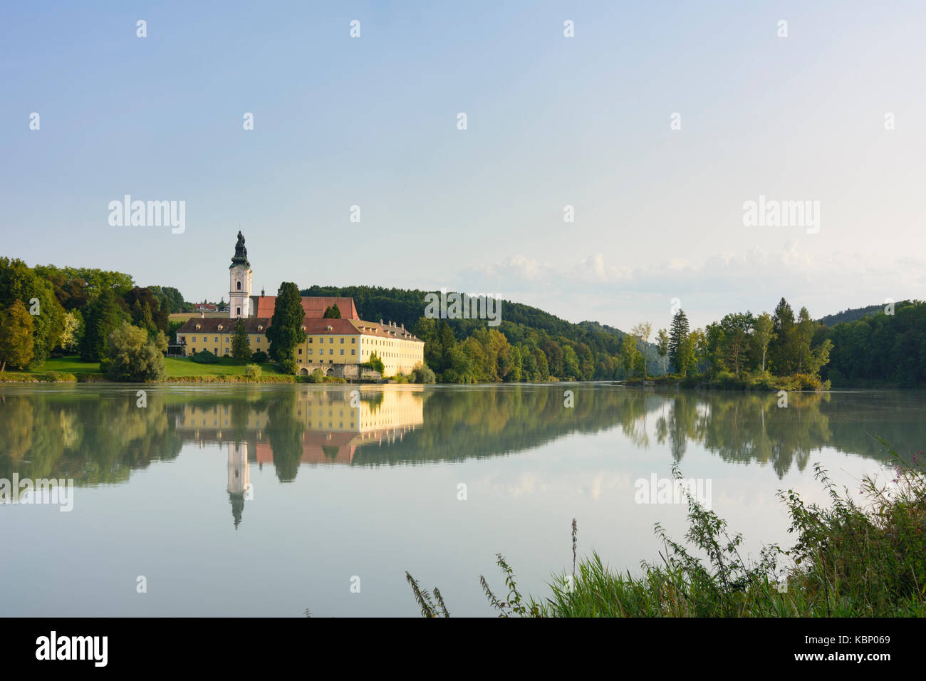 Schloss Kloster Kirche Schloss Vornbach, River Inn, Neuburg am Inn, Niederbayern, Oberbayern, Bayern, Bayern, Deutschland Stockfoto