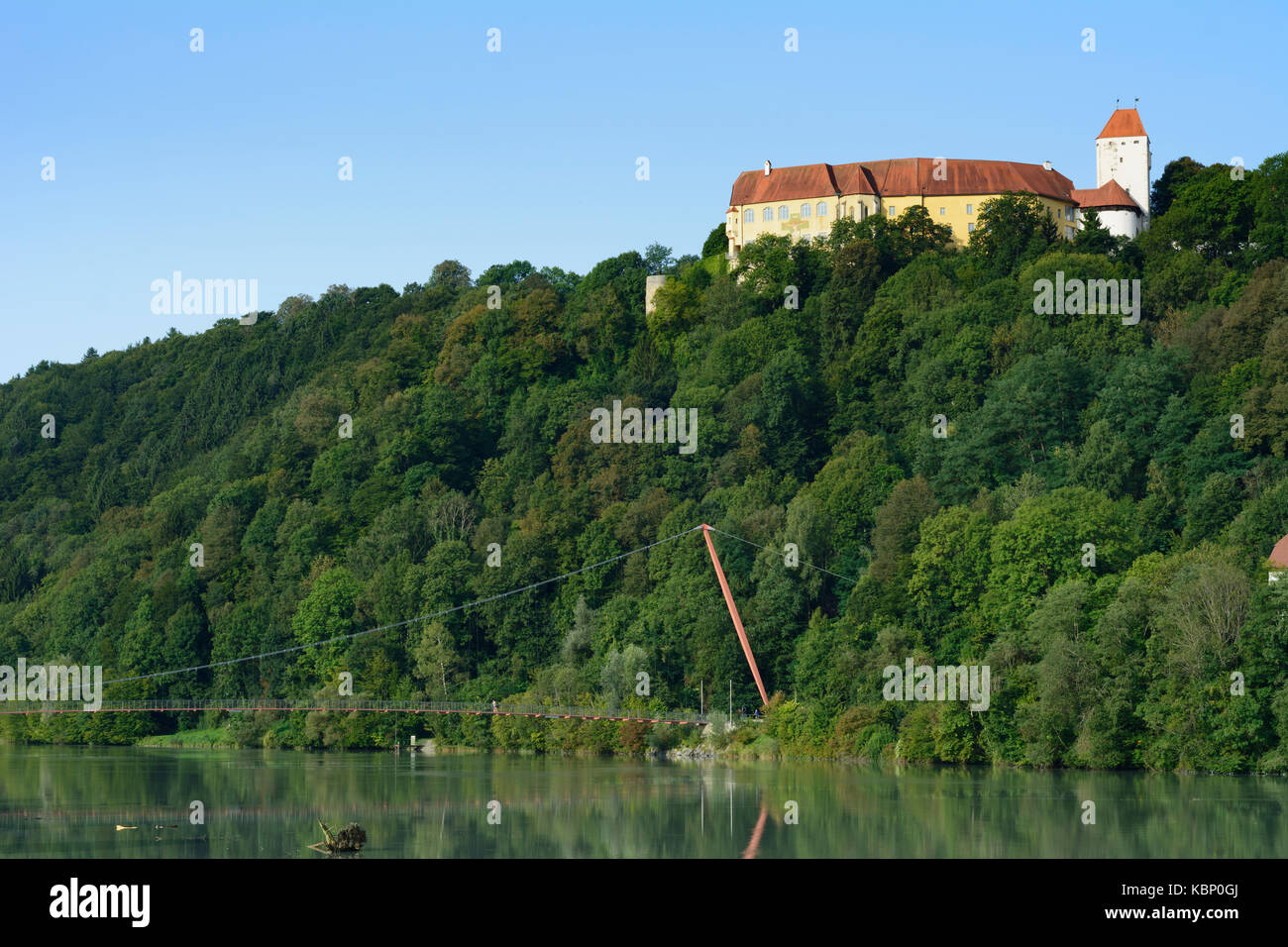 Schloss Neuburg am Inn, Hängebrücke, Neuburg am Inn, Niederbayern, Oberbayern, Bayern, Bayern, Deutschland Stockfoto