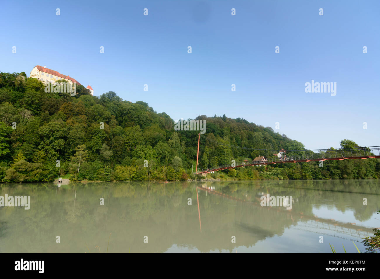 Schloss Neuburg am Inn, Hängebrücke, Neuburg am Inn, Niederbayern, Oberbayern, Bayern, Bayern, Deutschland Stockfoto