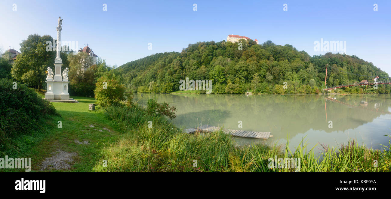 Schloss Neuburg am Inn, Hängebrücke, Mariensäule, Neuburg am Inn, Niederbayern, Oberbayern, Bayern, Bayern, Deutschland Stockfoto