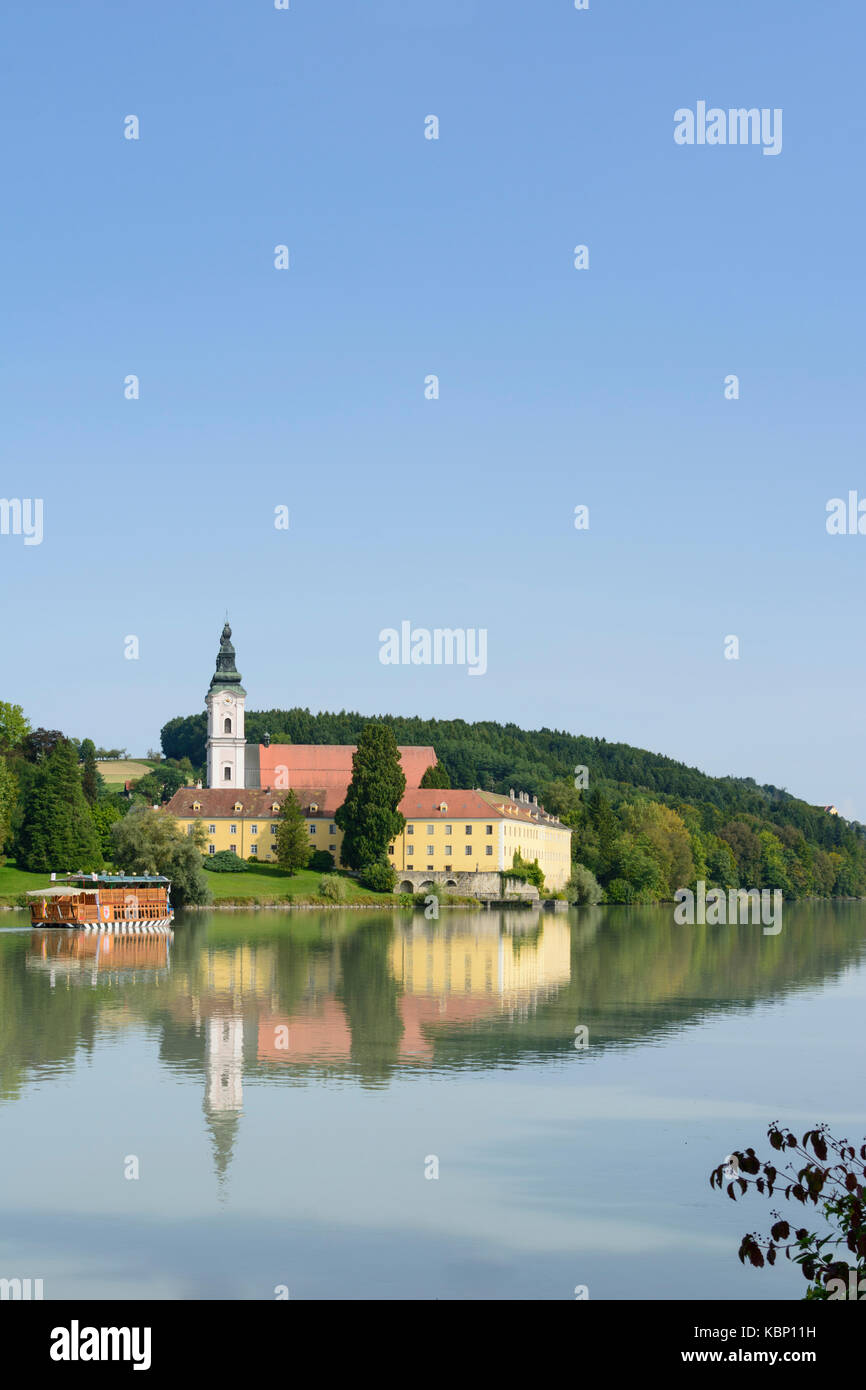 Schloss Kloster Kirche Schloss Vornbach, Inn, Passagierschiff, Neuburg am Inn, Niederbayern, Oberbayern, Bayern, Bayern, Deutschland Stockfoto