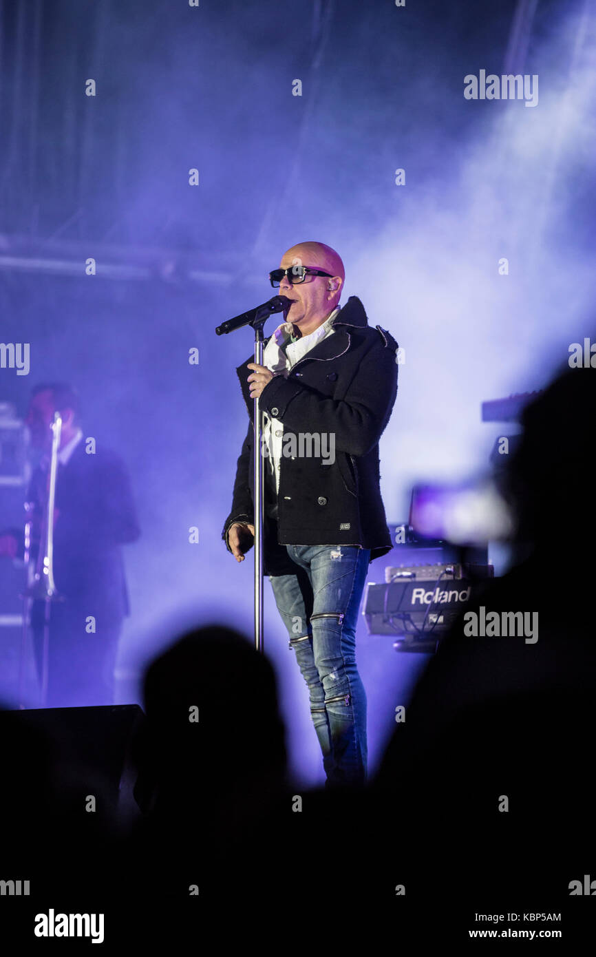 Viana do Castelo, Portugal, 15. September 2017: Künstler Pedro Abrunhosa in die Teilnahme an dem Festival Viana Bate Forte, die in Viana nahm. Stockfoto