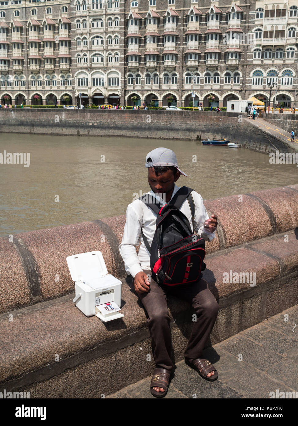 Mumbai Straße Fotograf mit seinem Drucker auf der Straße Stockfoto