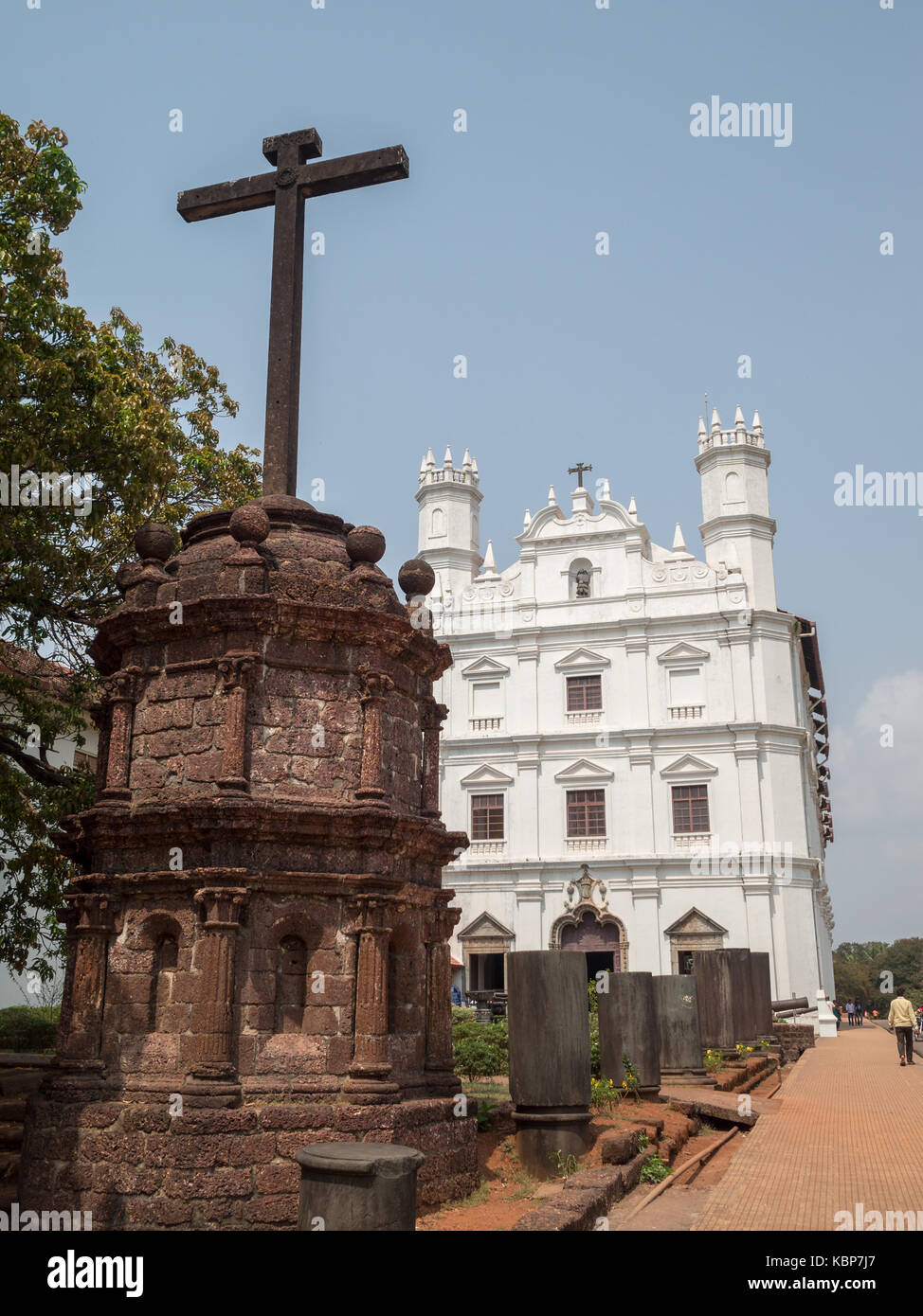 Pranger vor der Kirche des Heiligen Franziskus von Assisi, Old Goa Stockfoto