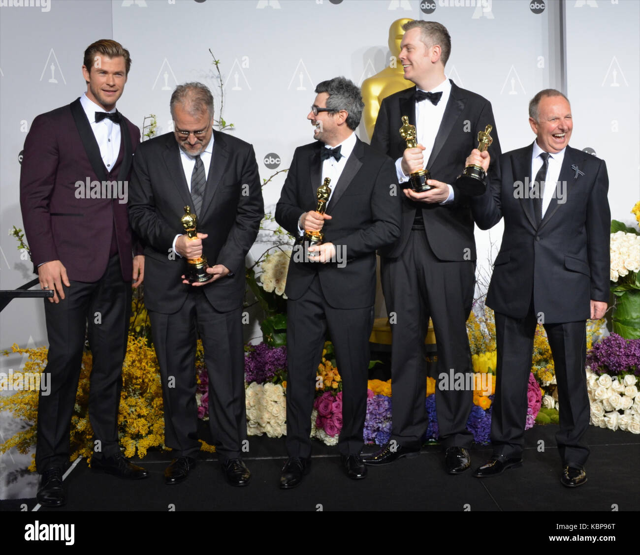 Schauspieler Chris Hemsworth, Klangmixer Skip Lievsay, NIV Adiri, Christopher Benstead und Chris Munro posiert im Presseraum während der 86. Annual Academy Awards im Loews Hollywood Hotel am 2. März 2014 in Hollywood, Kalifornien. Stockfoto