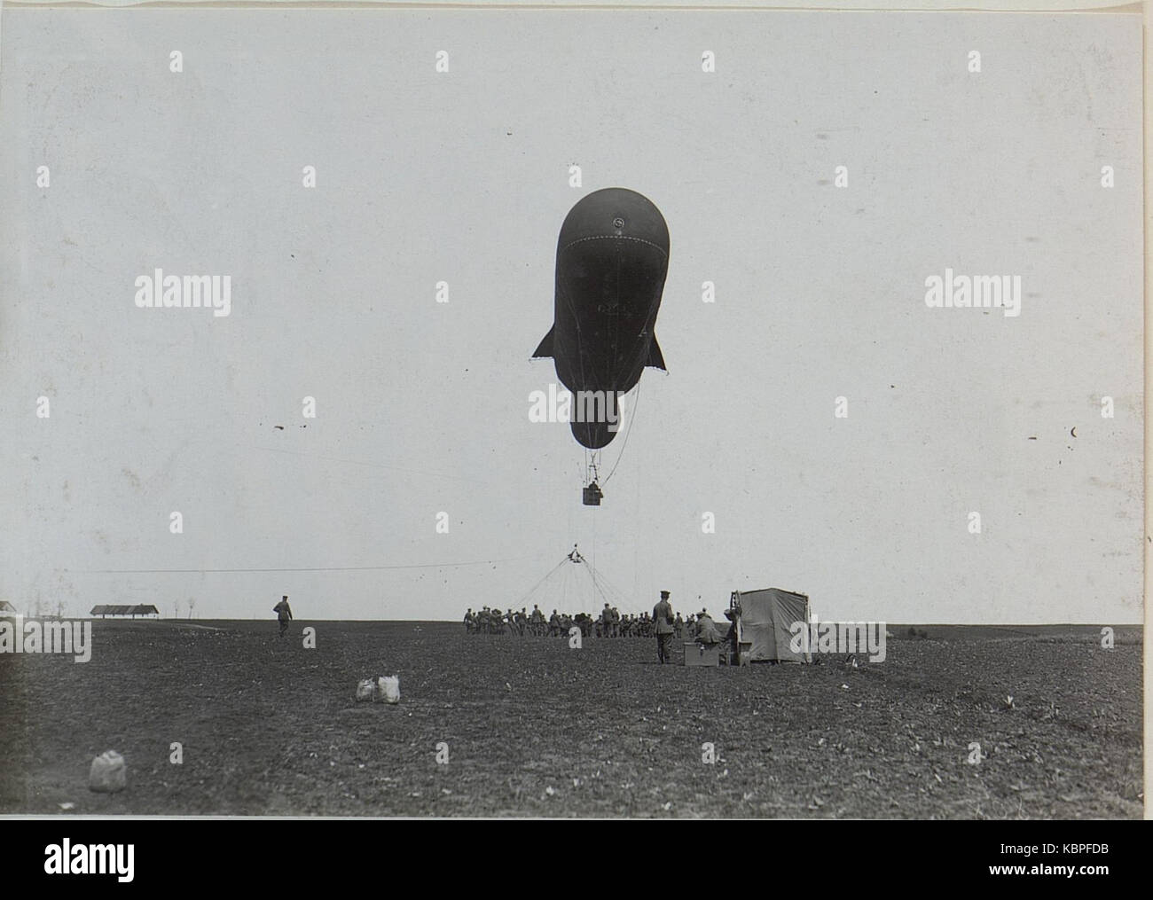 Einziehen des Fesselballons mittels Klobenrad bei Folwarki BildID Ploska (15442188) Stockfoto