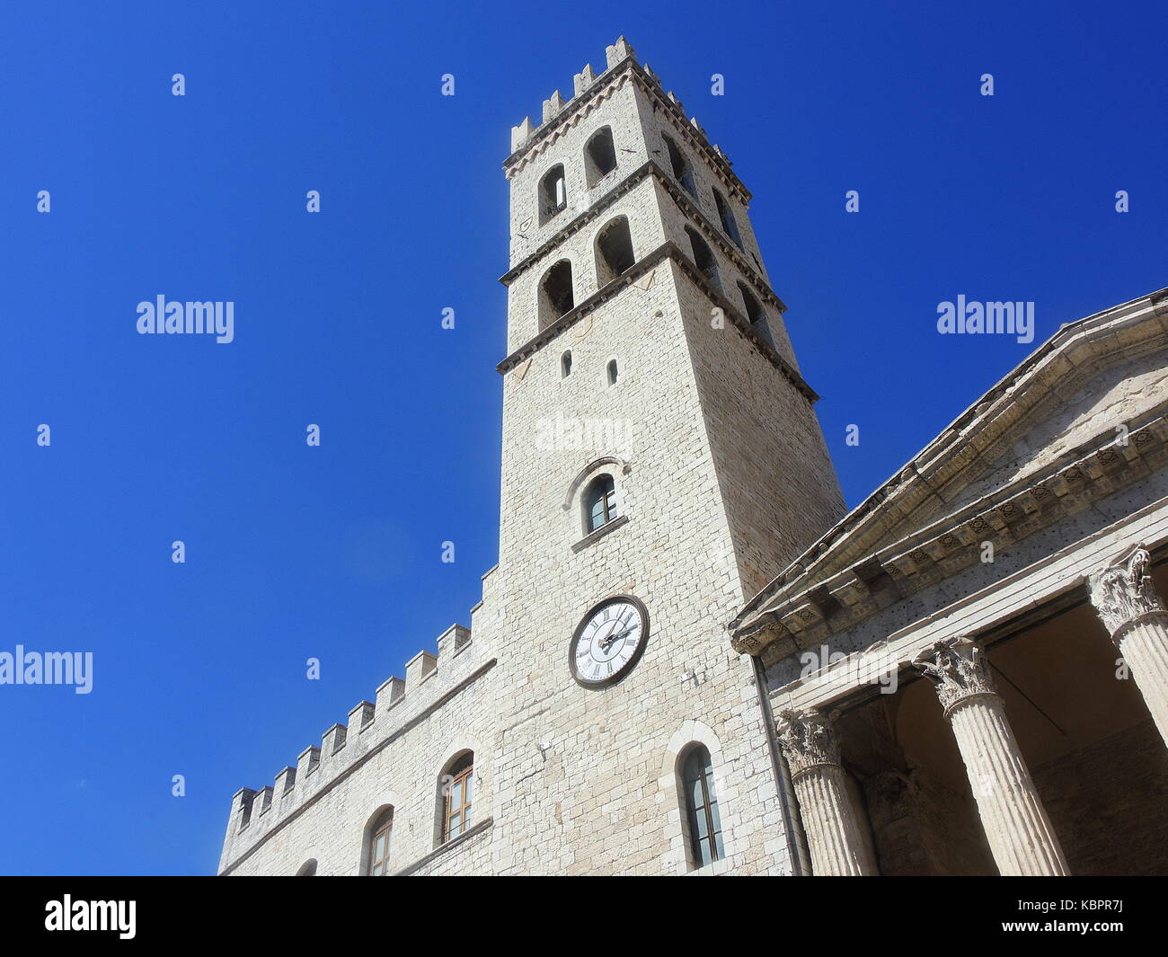 Assisi, Italien, einem UNESCO-Weltkulturerbe. Der Palast rief der Kapitän der Menschen und der Turm Stockfoto