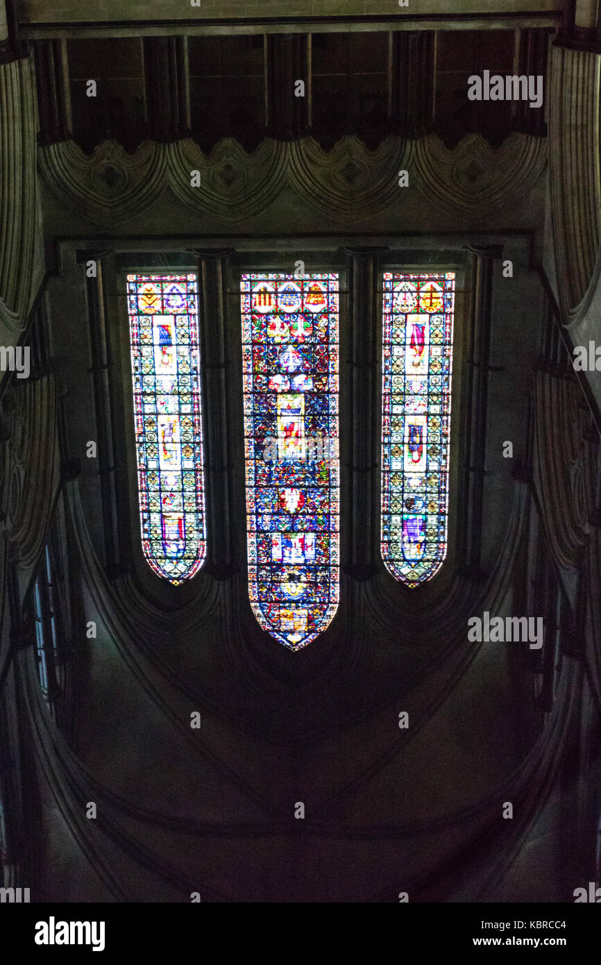 Die Kathedrale von Salisbury, Reflexionen in der Schriftart Stockfoto