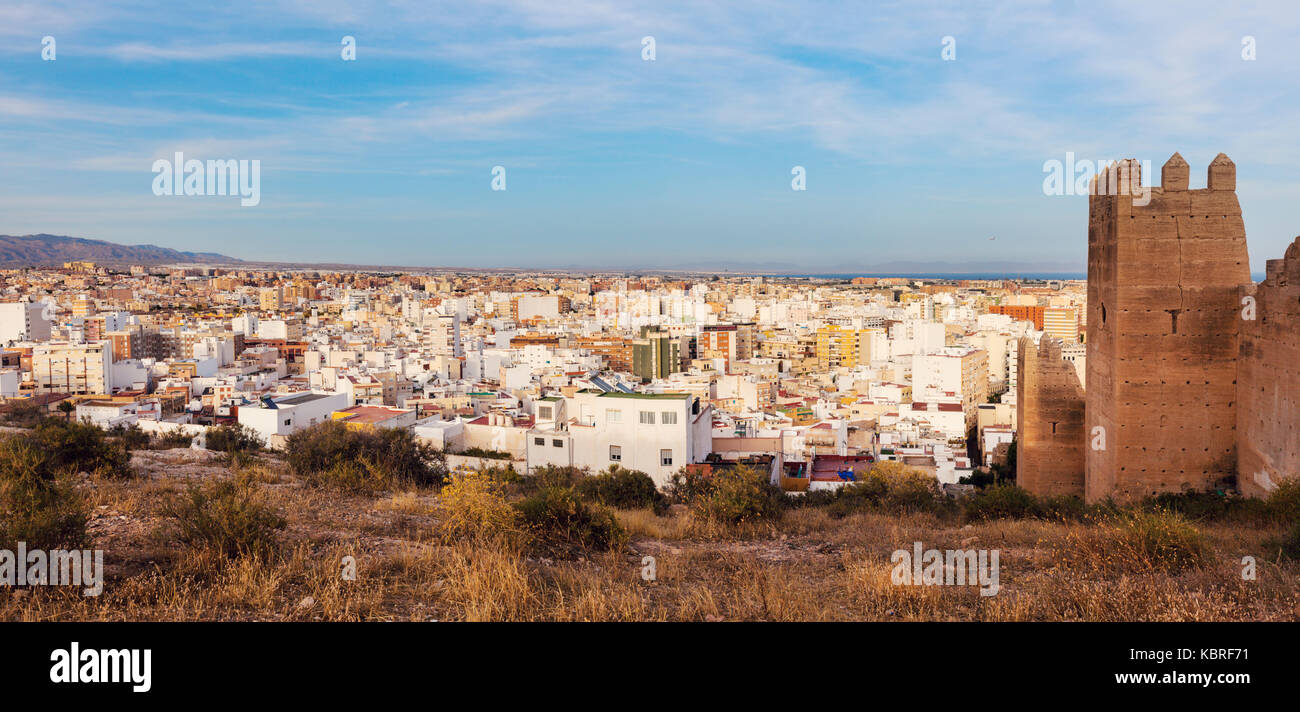 Wand des Jayran und Almeria Panorama. Almeria, Andalusien, Spanien. Stockfoto