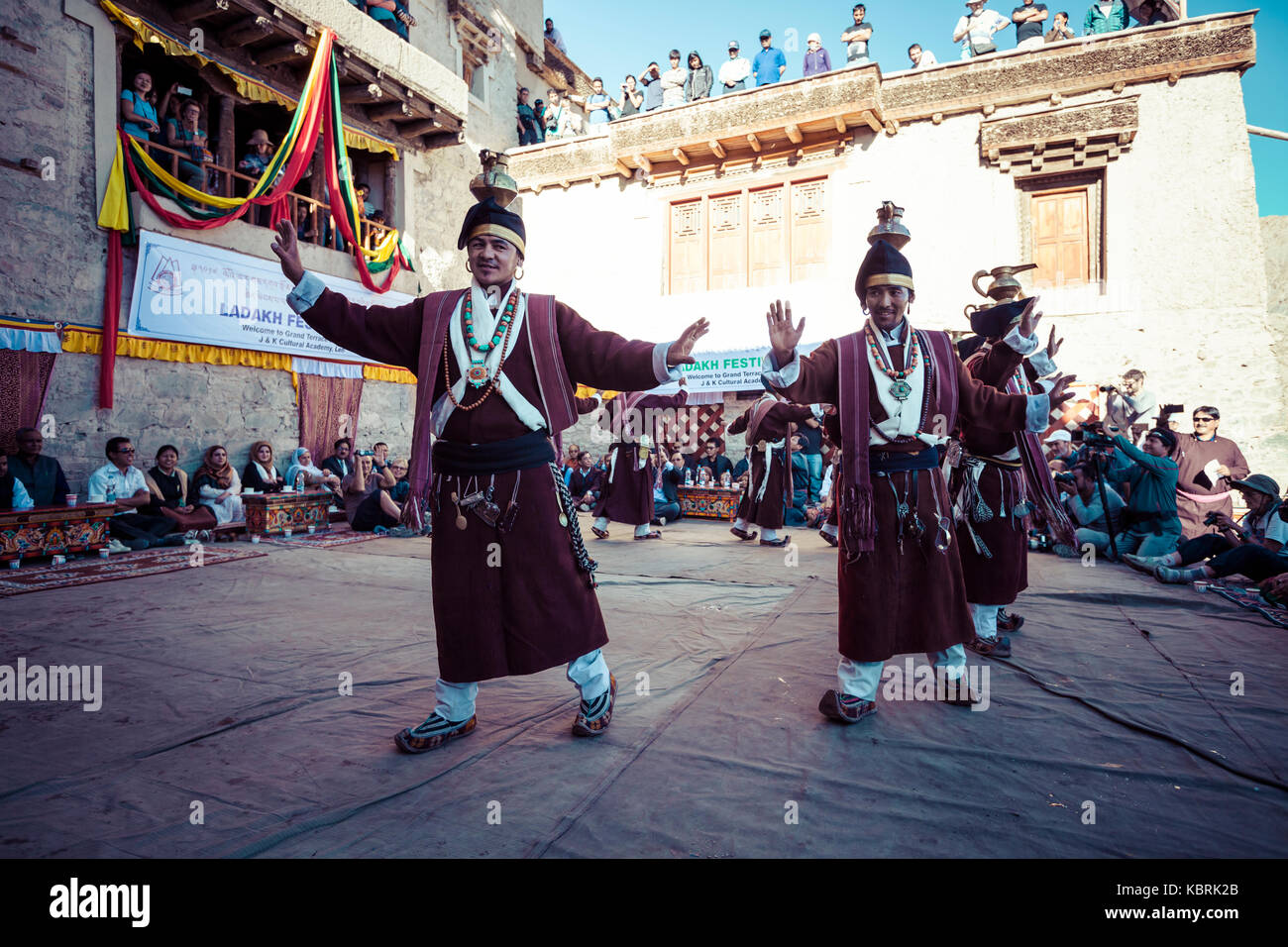 Leh, Indien - 20. September 2017: Unbekannter Künstler in ladakhi Kostüme in die Ladakh Festival am 20. September 2017, Leh, Indien. Stockfoto