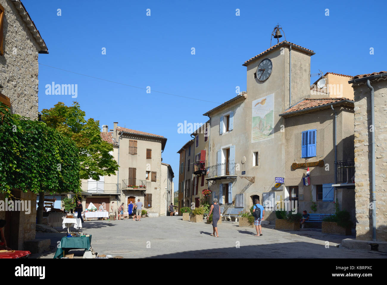 Dorfplatz von Rougon in der Verdon Schlucht, Alpes-de-Haute-Provence, Provence, Frankreich Stockfoto