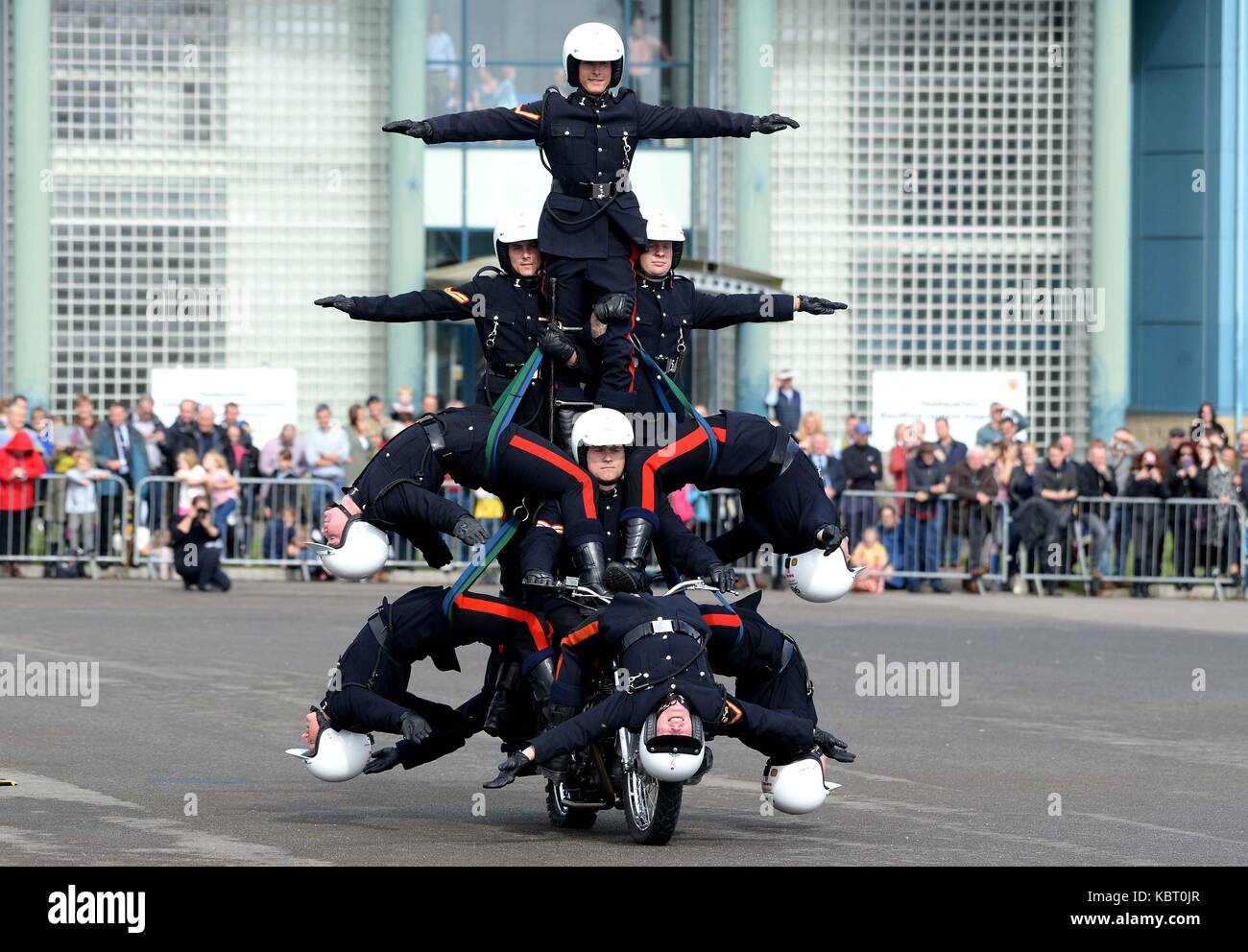 Weiße Helme Motorrad display Team, Blandford Camp, Dorset, UK, 30. September 2017. royal Signale weiße Helme Motorrad display Team Ihre letzte Anzeige Credit: finnbarr Webster/alamy leben Nachrichten Stockfoto