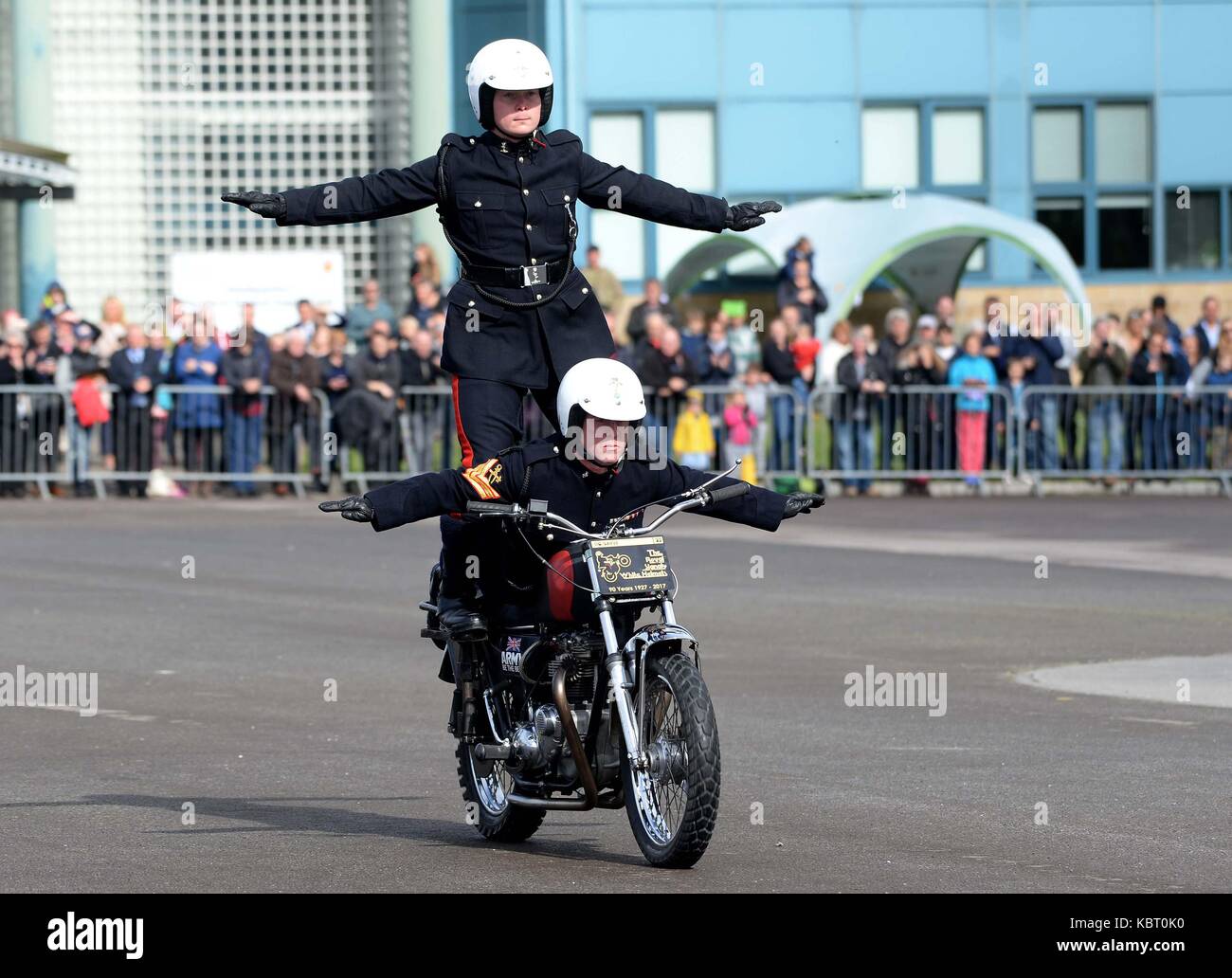 Blandford Camp, Dorset, UK, 30. September 2017. royal Signale weiße Helme Motorrad display Team Ihre letzte Anzeige Credit: finnbarr Webster/alamy leben Nachrichten Stockfoto