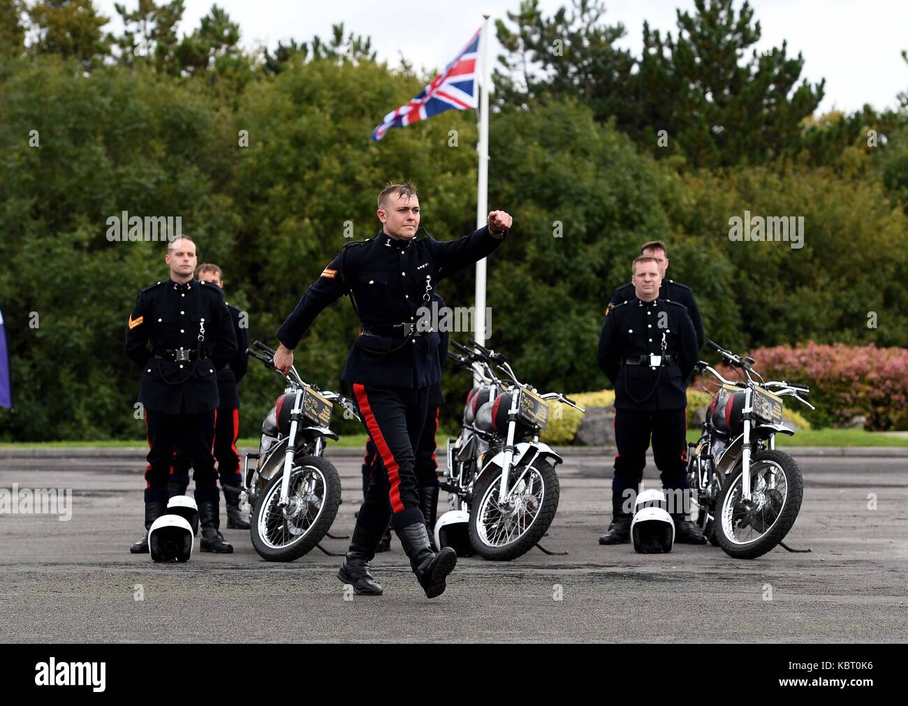 Blandford Camp, Dorset, UK, 30. September 2017. royal Signale weiße Helme Motorrad display Team Ihre letzte Anzeige Credit: finnbarr Webster/alamy leben Nachrichten Stockfoto