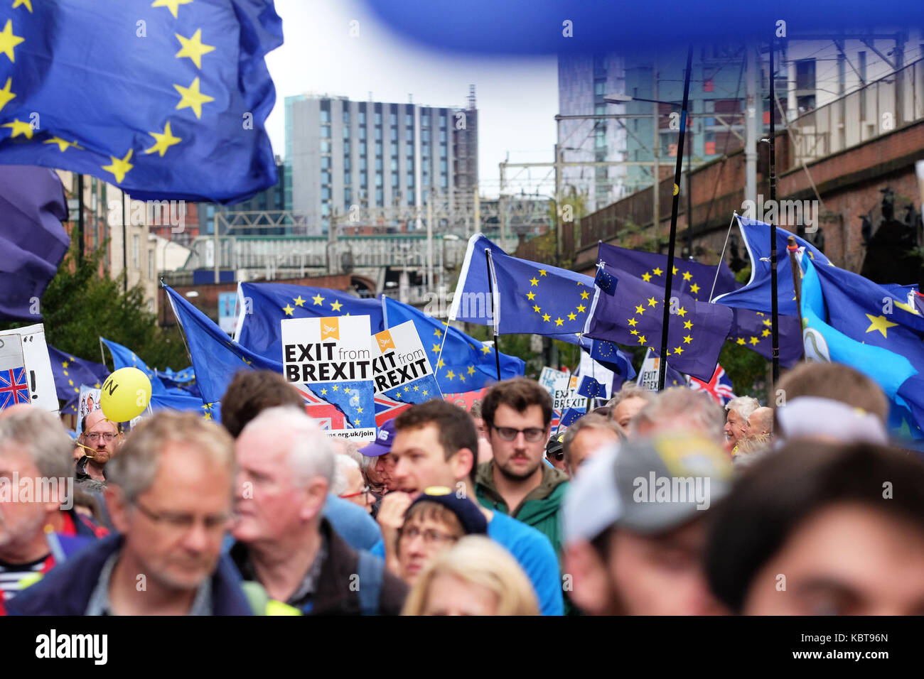 Stop Brexit März, Manchester City Centre, Sonntag, 1. Oktober 2017 - große Proteste von Tausenden von Stop Brexit Anhänger durch das Stadtzentrum von Manchester am Eröffnungstag der Parteitag der Konservativen Partei. Steven Mai/Alamy leben Nachrichten Stockfoto