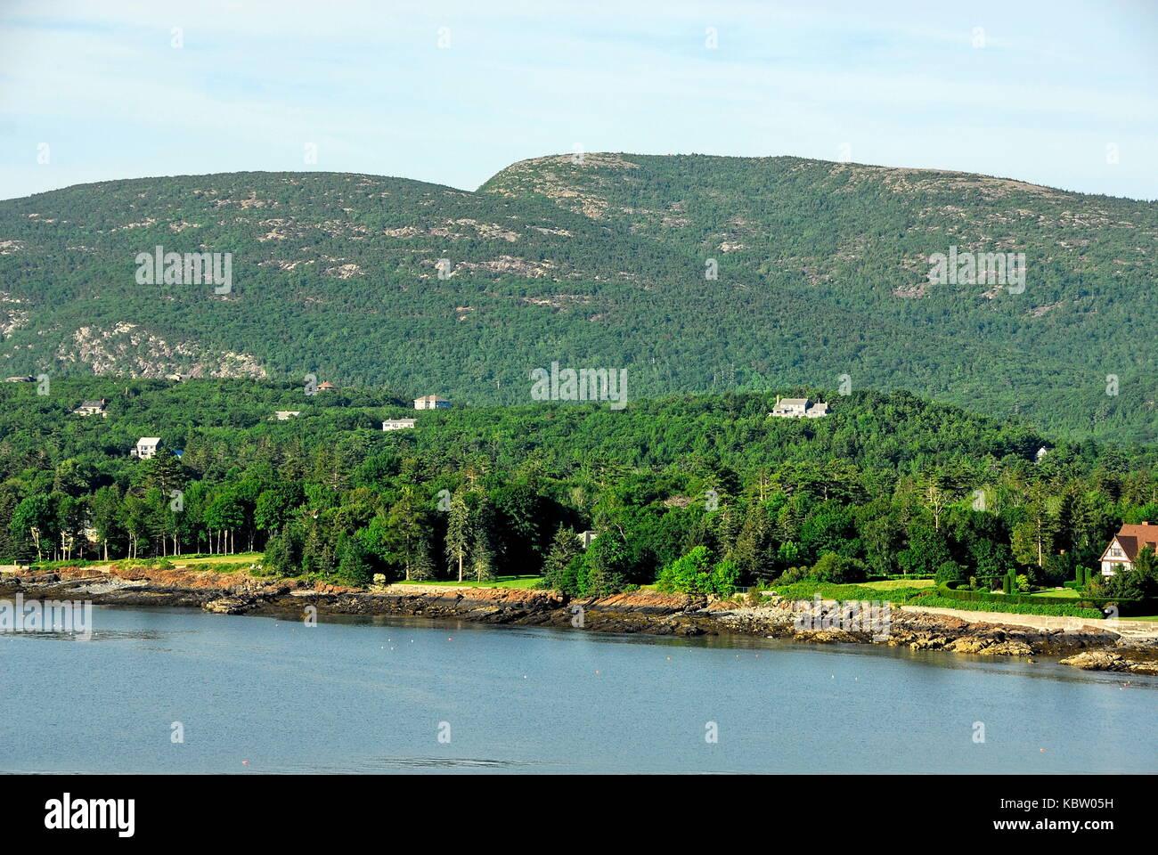 Villen von Frenchman's Bay in Bar Harbor, Maine gesehen Stockfoto