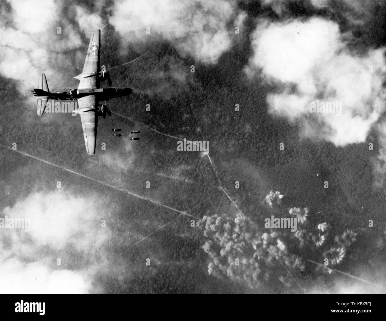 Luftaufnahmen der Alliierten Bombardierungen während des Zweiten Weltkrieges Stockfoto