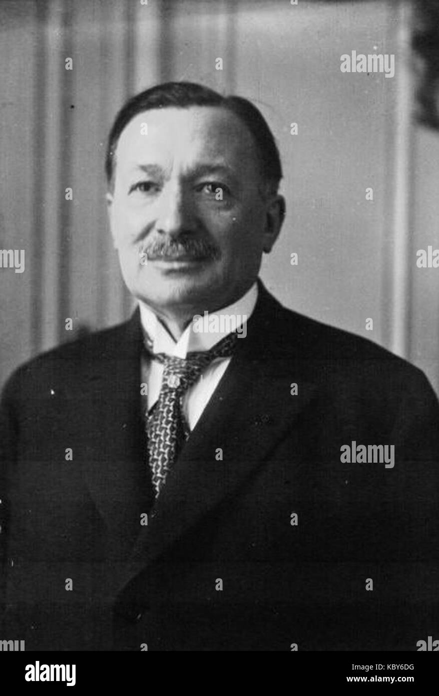 Pierre Bordes, ein namhafter Fotograf, vertreten durch Agence Meurisse, hat bedeutende Momente der Geschichte mit einem Schwerpunkt auf Porträts und Ereignissen festgehalten und so zum Fotojournalismus des frühen 20. Jahrhunderts beigetragen. Stockfoto