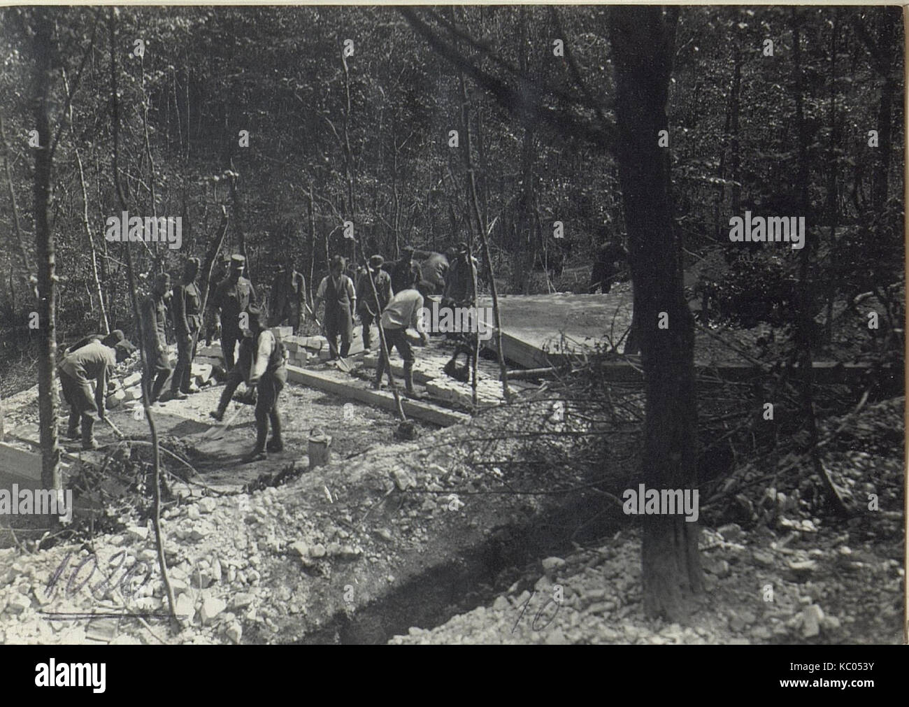 Oesterr. ung. 20 cm Luft Minenwerfer, bombensicheren Betonierung des Standes. (BildID) 15728084 Stockfoto